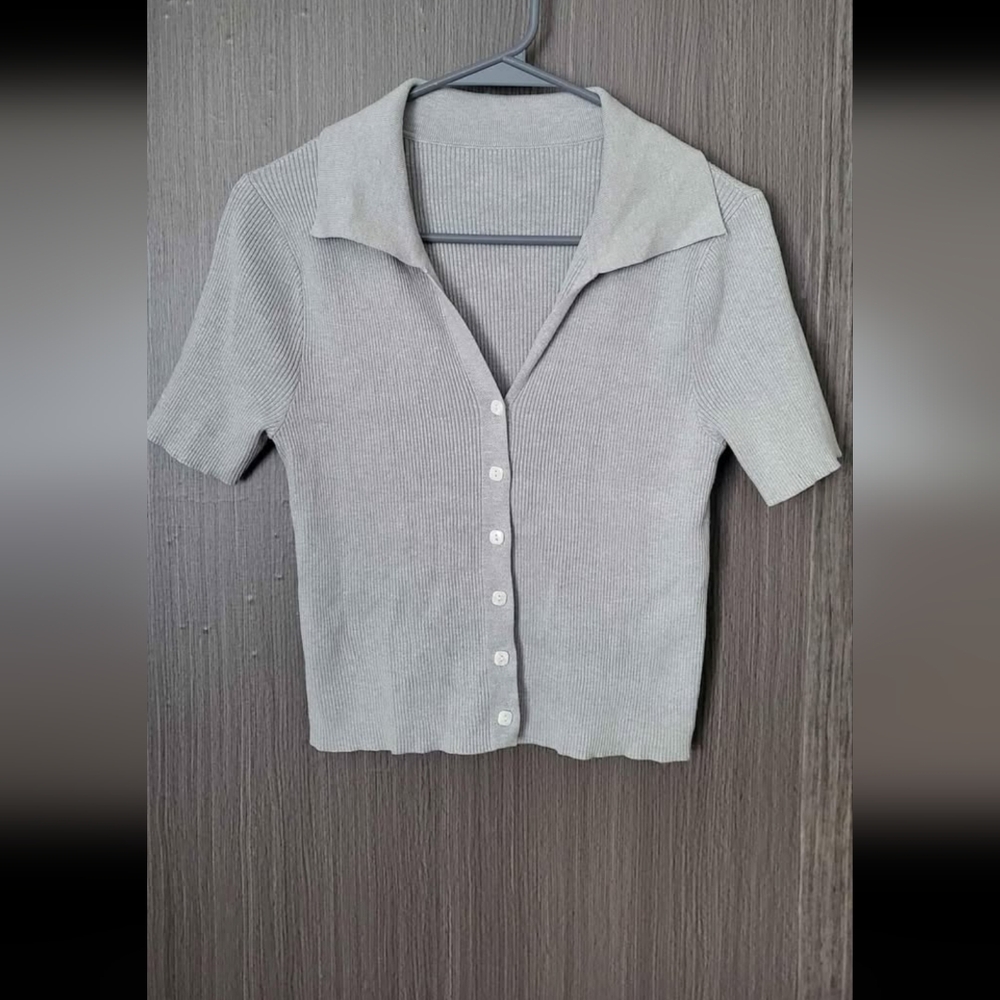 Gray Short Sleeve Button-Up Top